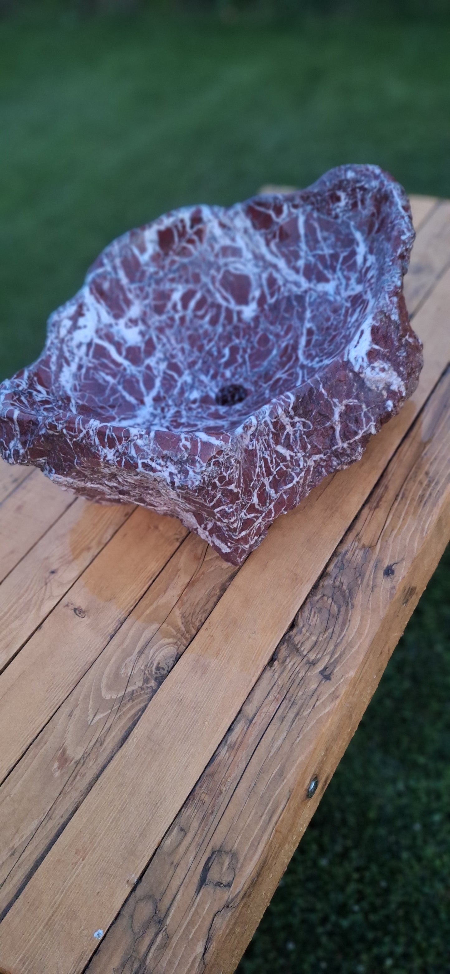 Lavoar Piatră Naturală (marmura rosie de Grecia)56×47×23 montaj pe blat,44 kg