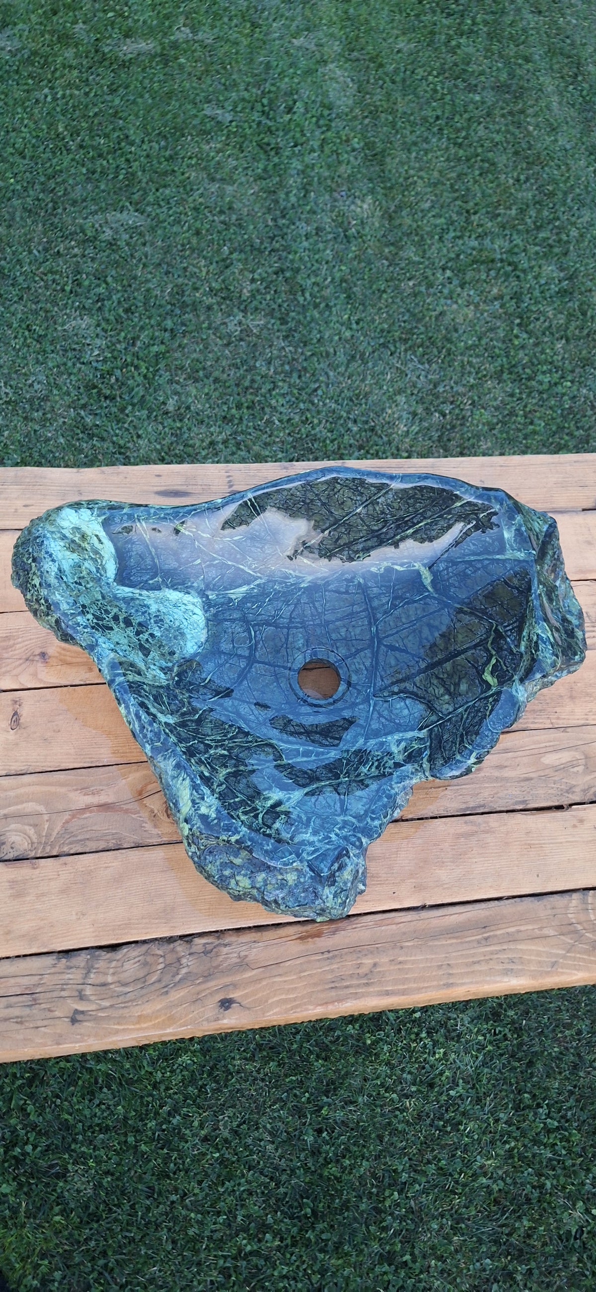 Lavoar din piatră naturală/61×41×17,montaj pe blat,28kg,culoare negru-verde(serpentinit)