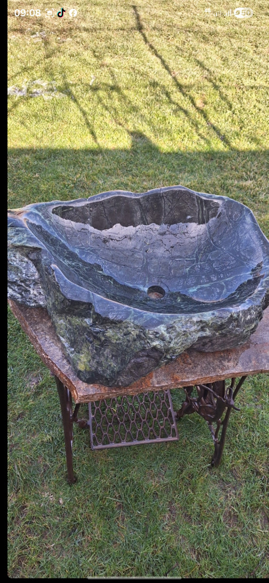 Lavoar Piatră Naturală ,montaj pe blat, 70x45x20 ,36 kg ,negru/verde