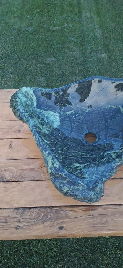Lavoar din piatră naturală/61×41×17,montaj pe blat,28kg,culoare negru-verde(serpentinit)