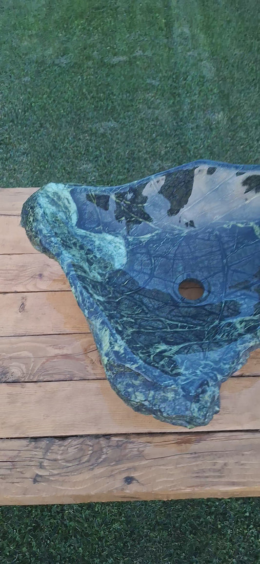 Lavoar din piatră naturală/61×41×17,montaj pe blat,28kg,culoare negru-verde(serpentinit)
