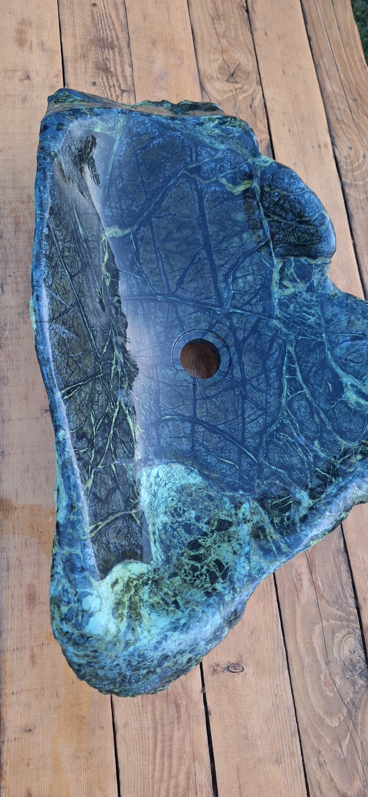 Lavoar din piatră naturală/61×41×17,montaj pe blat,28kg,culoare negru-verde(serpentinit)