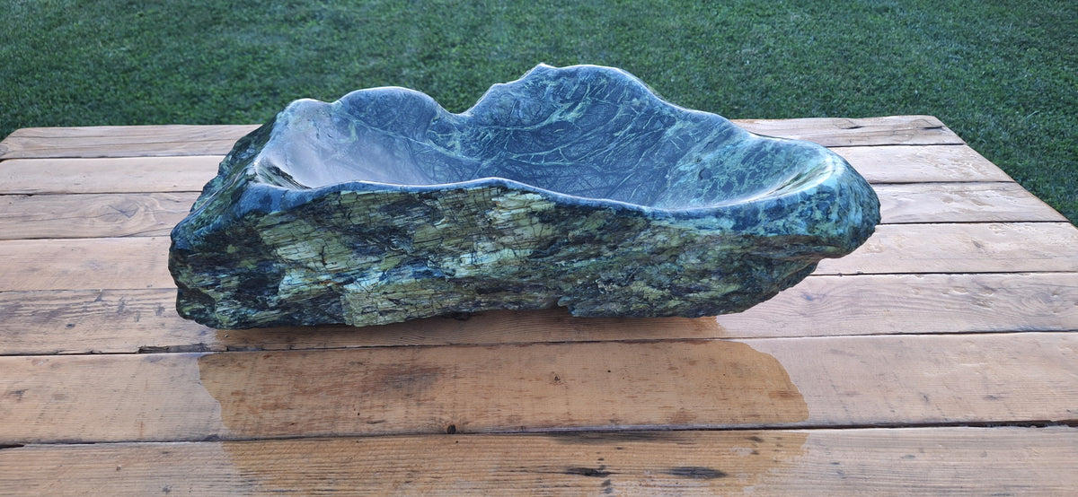 Lavoar din piatră naturală/61×41×17,montaj pe blat,28kg,culoare negru-verde(serpentinit)