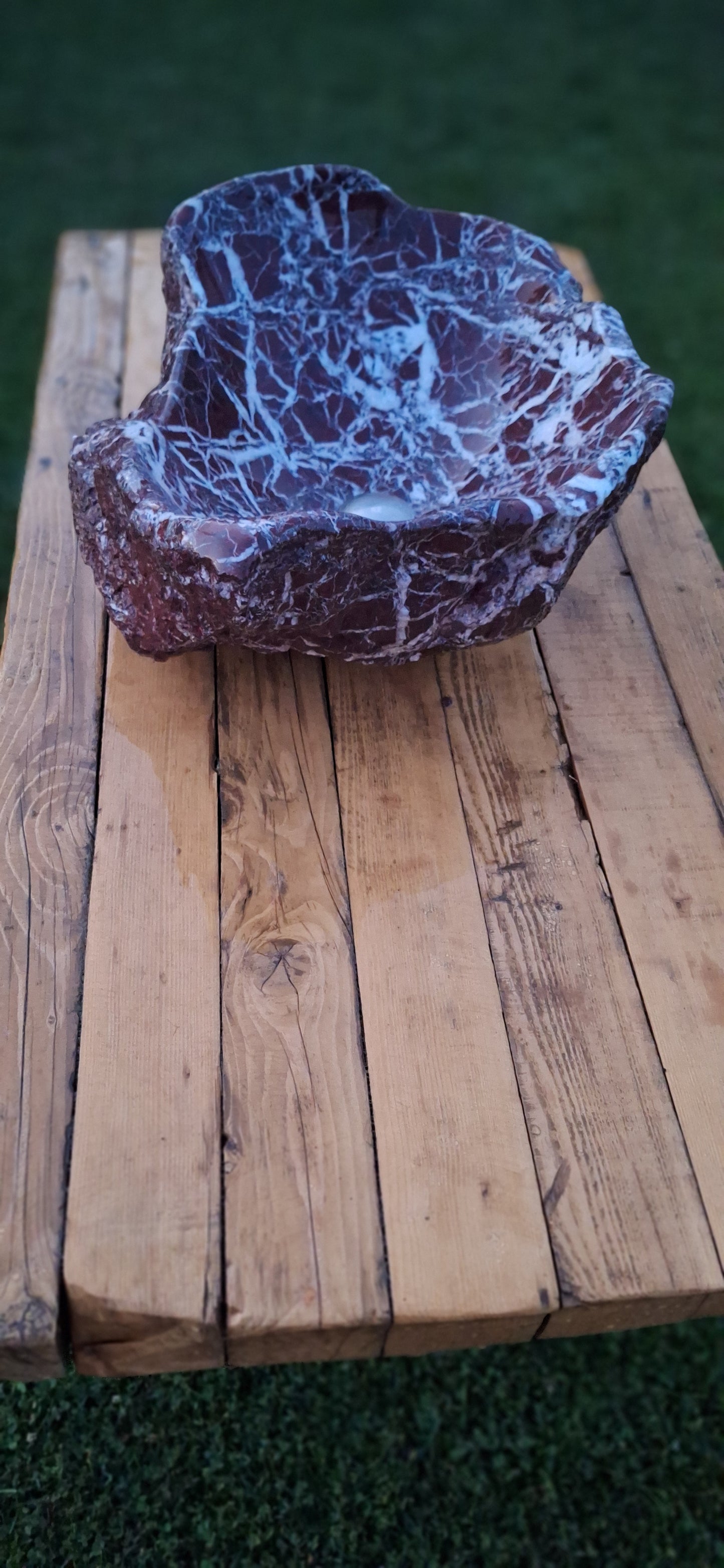 Lavoar Piatră Naturală (marmura rosie de Grecia)56×47×23 montaj pe blat,44 kg
