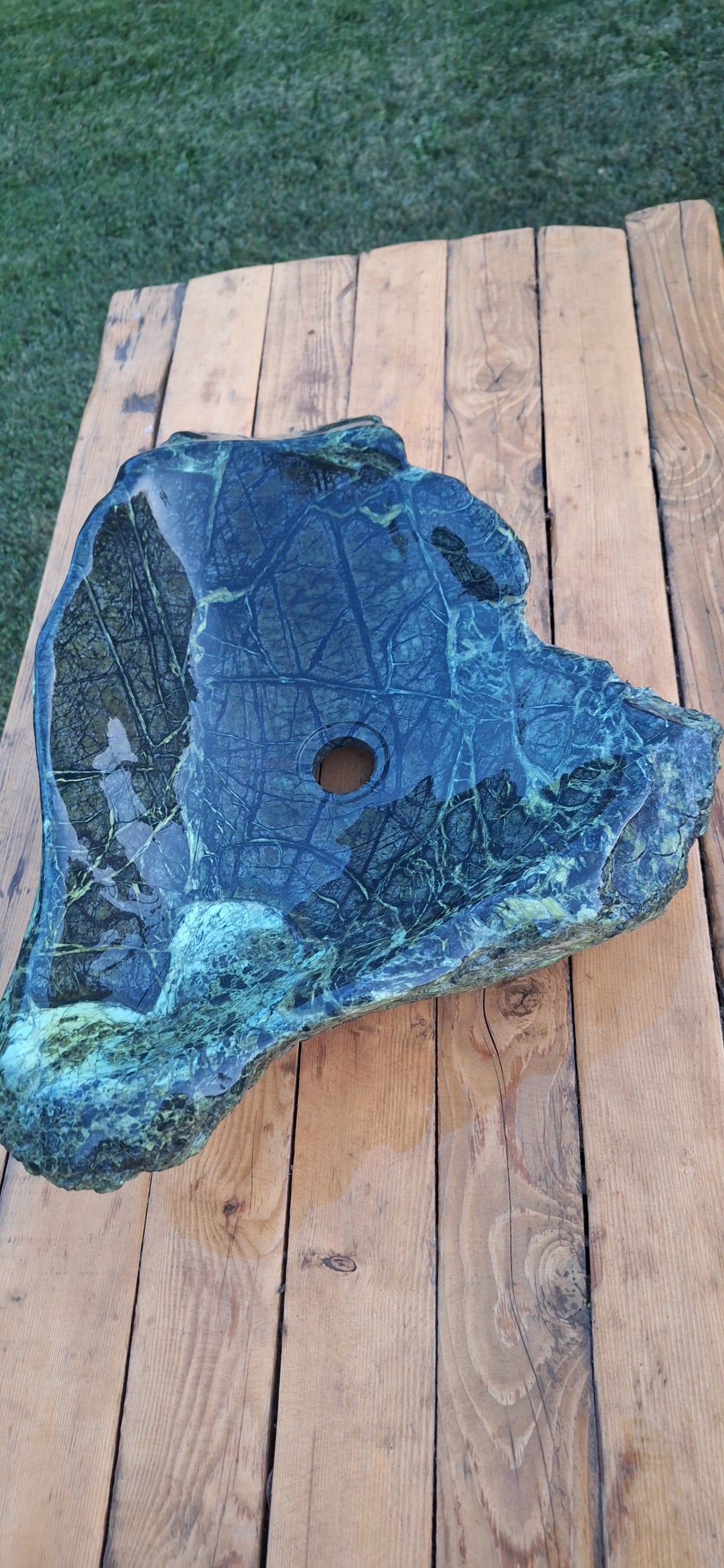 Lavoar din piatră naturală/61×41×17,montaj pe blat,28kg,culoare negru-verde(serpentinit)