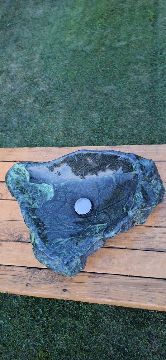 Lavoar din piatră naturală/61×41×17,montaj pe blat,28kg,culoare negru-verde(serpentinit)